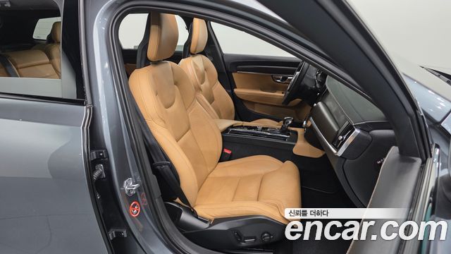 Volvo V90 2018 — photo 16