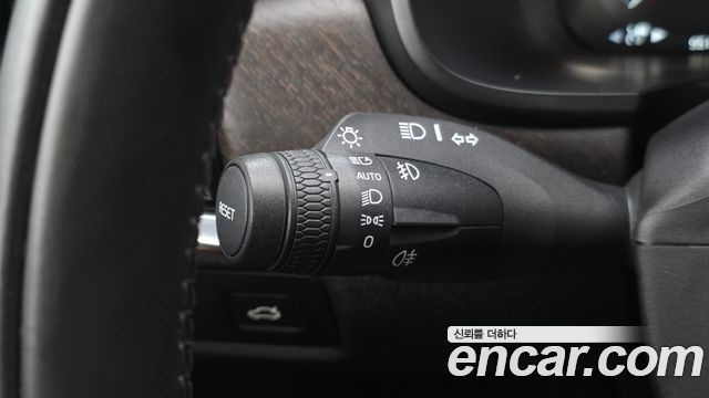 Volvo V90 2018 — photo 28