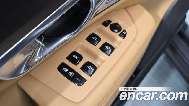 Volvo V90 2018 — photo 29