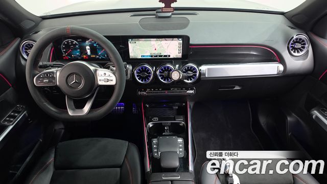 Mercedes-Benz GLB-Class 2021 — photo 10