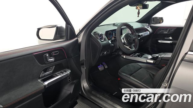 Mercedes-Benz GLB-Class 2021 — photo 13
