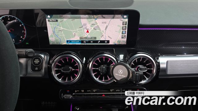Mercedes-Benz GLB-Class 2021 — photo 18