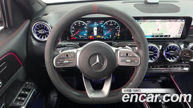 Mercedes-Benz GLB-Class 2021 — photo 19