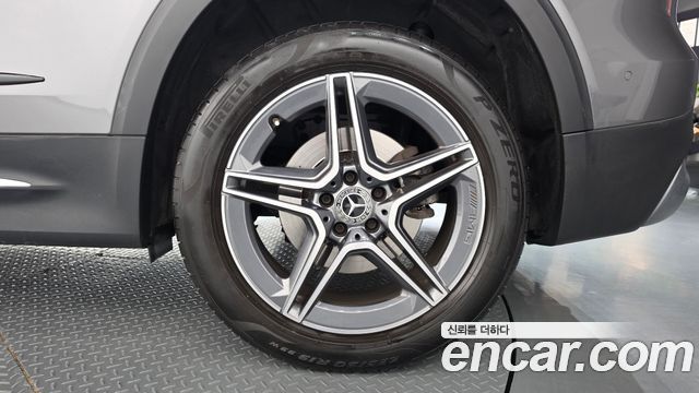 Mercedes-Benz GLB-Class 2021 — photo 7