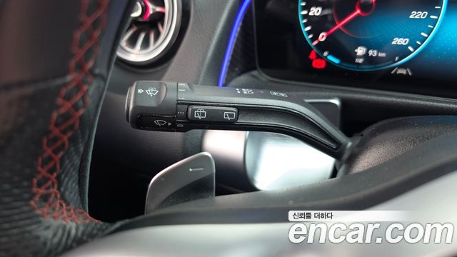Mercedes-Benz GLB-Class 2021 — photo 29