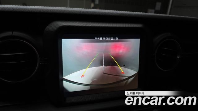 Jeep Wrangler 2021 — photo 20