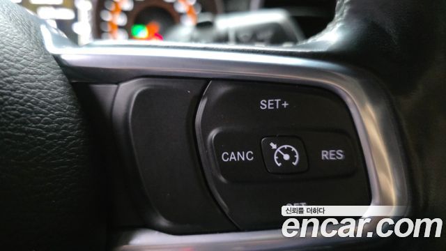 Jeep Wrangler 2021 — photo 25