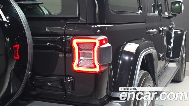 Jeep Wrangler 2021 — photo 9