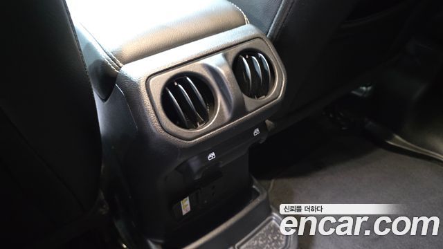 Jeep Wrangler 2021 — photo 28