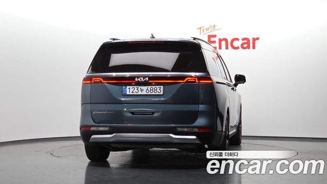 Kia Canival 2021 — photo 4