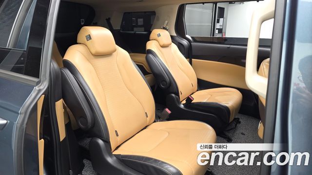 Kia Canival 2021 — photo 12