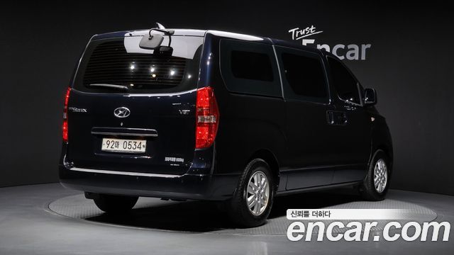 Hyundai Starex 2019 — photo 2