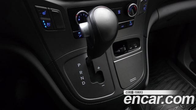 Hyundai Starex 2019 — photo 9