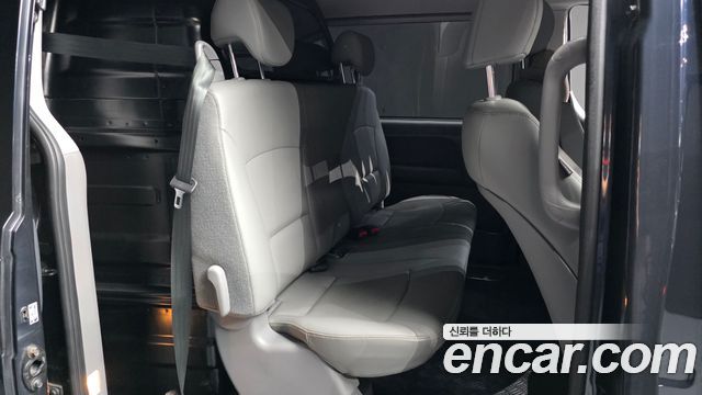 Hyundai Starex 2019 — photo 11