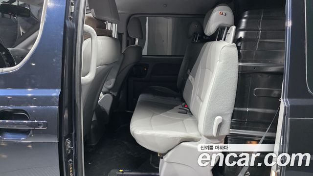 Hyundai Starex 2019 — photo 12