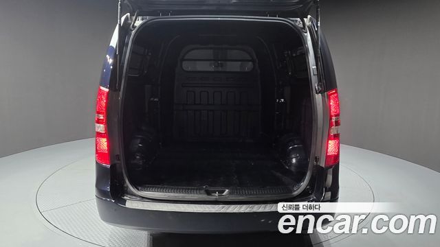 Hyundai Starex 2019 — photo 18