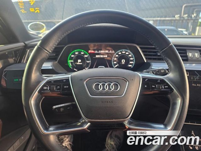 Audi e-tron 2020 — photo 4