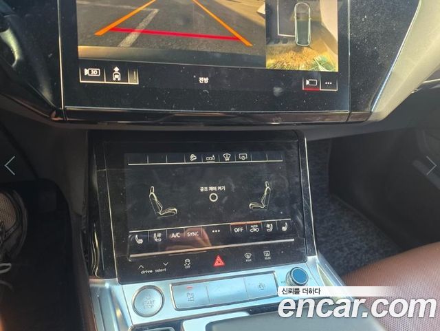 Audi e-tron 2020 — photo 7