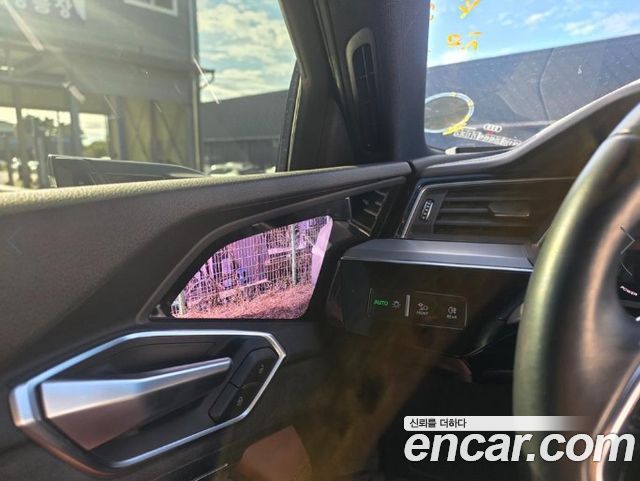 Audi e-tron 2020 — photo 9