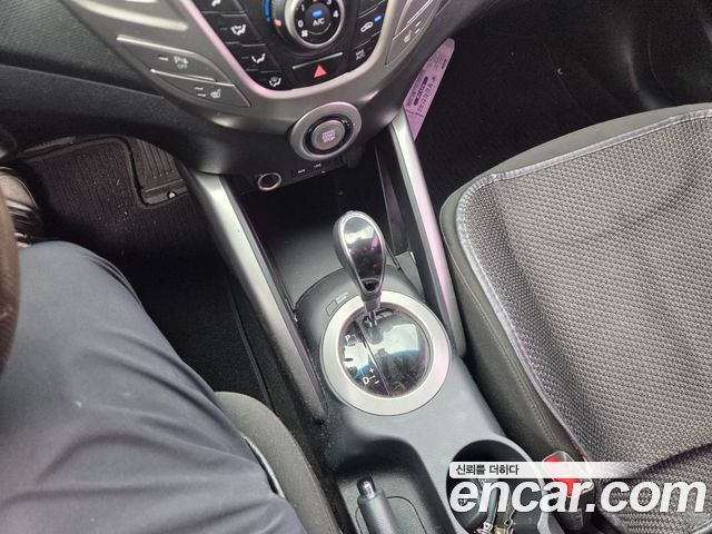 Hyundai Veloster 2016 — photo 11