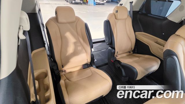 Kia Canival 2023 — photo 18