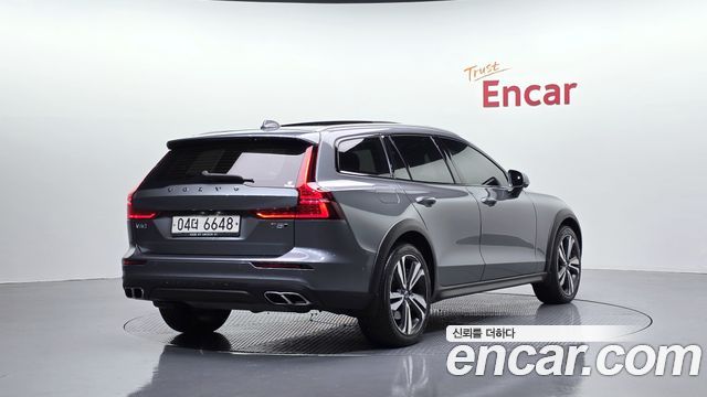 Volvo V60 2020 — photo 2