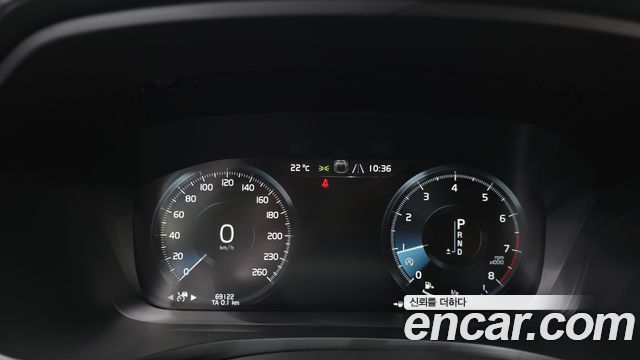 Volvo V60 2020 — photo 11