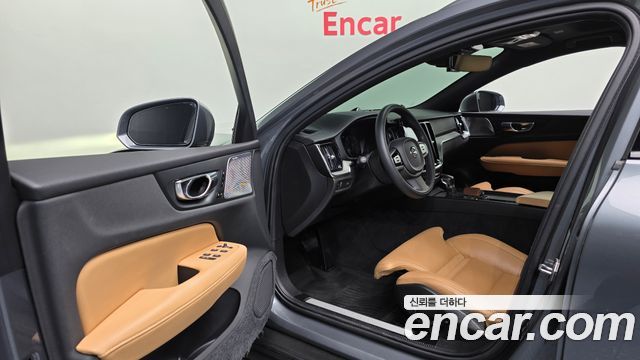 Volvo V60 2020 — photo 13