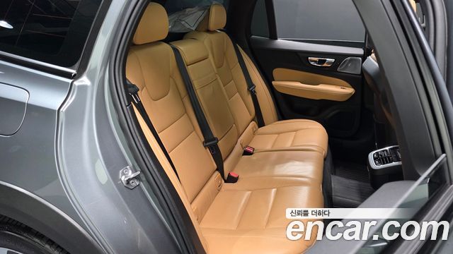 Volvo V60 2020 — photo 17