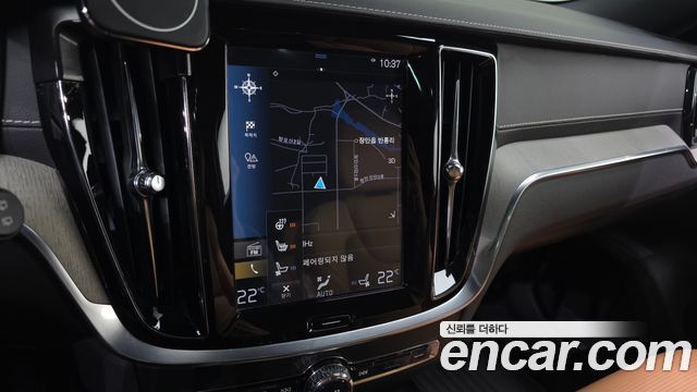 Volvo V60 2020 — photo 21