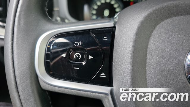 Volvo V60 2020 — photo 25