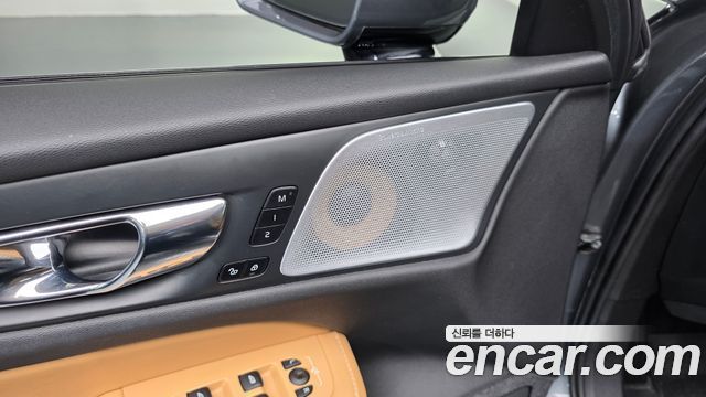 Volvo V60 2020 — photo 26