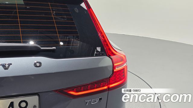 Volvo V60 2020 — photo 9