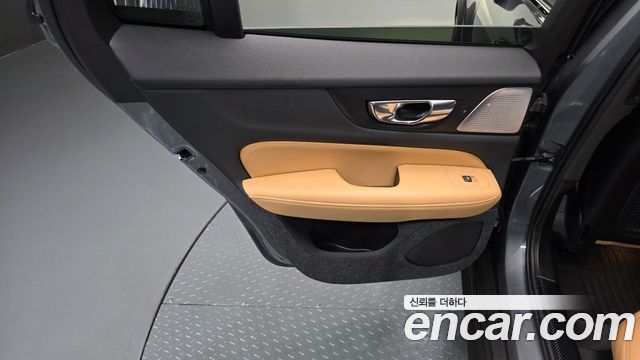 Volvo V60 2020 — photo 15