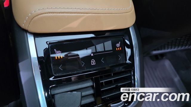 Volvo V60 2020 — photo 29