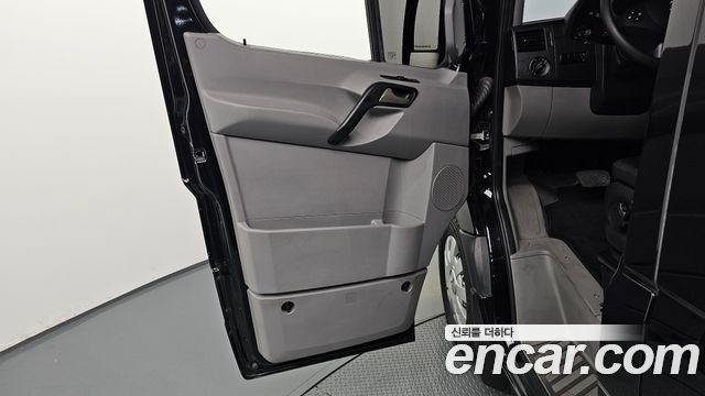 Mercedes-Benz Sprinter 2017 — photo 14
