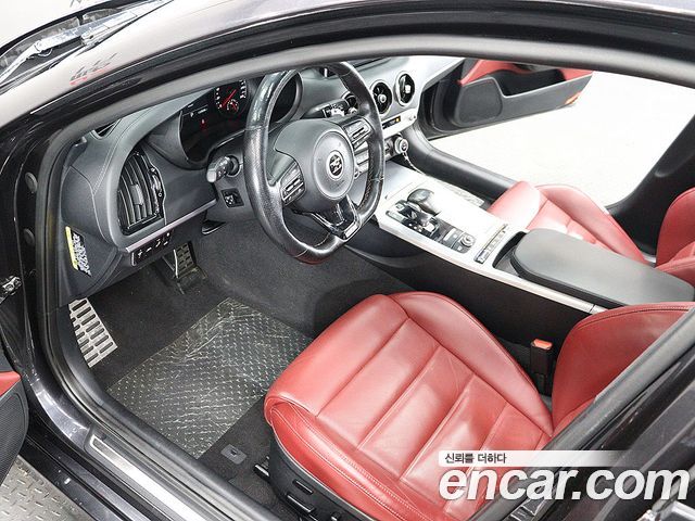 Kia Stinger 2018 — photo 16