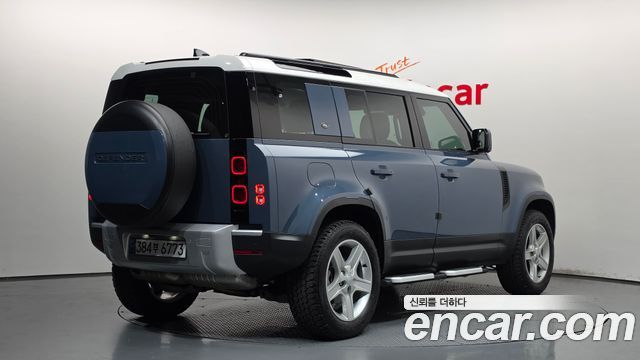 Land Rover Defender 2024 — photo 2