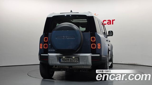 Land Rover Defender 2024 — photo 4
