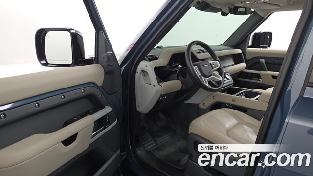 Land Rover Defender 2024 — photo 13