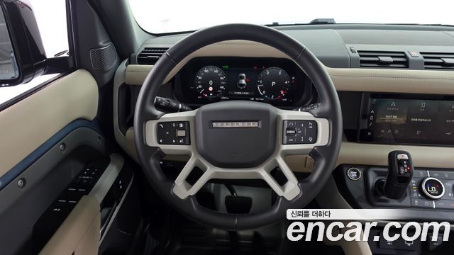 Land Rover Defender 2024 — photo 18