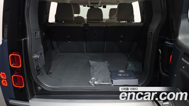 Land Rover Defender 2024 — photo 26