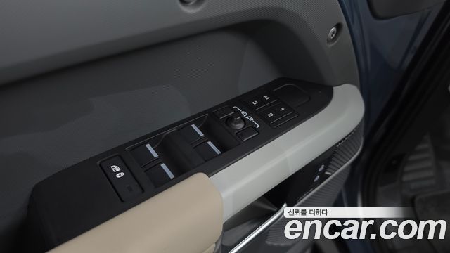 Land Rover Defender 2024 — photo 30