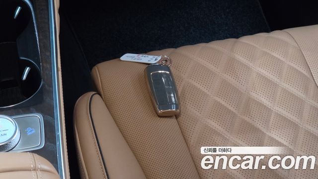 Genesis GV80 2023 — photo 21