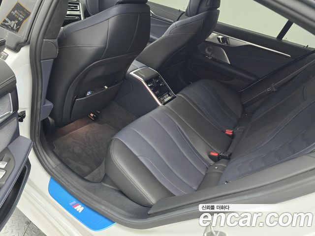 BMW 8-Series 2026 — photo 16