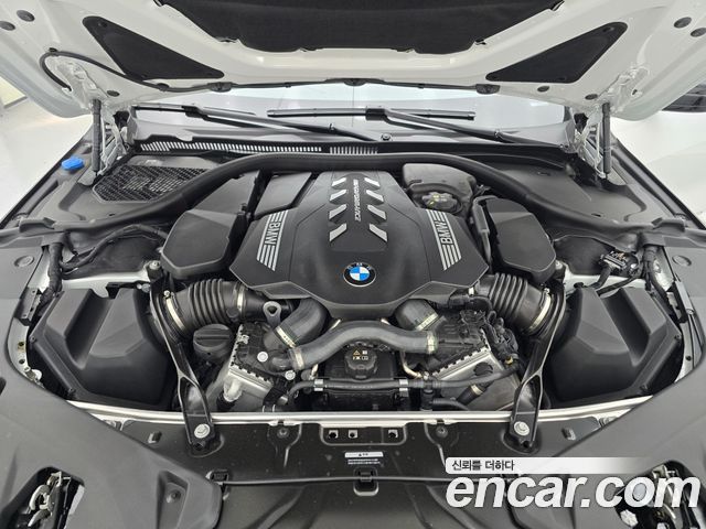 BMW 8-Series 2026 — photo 18