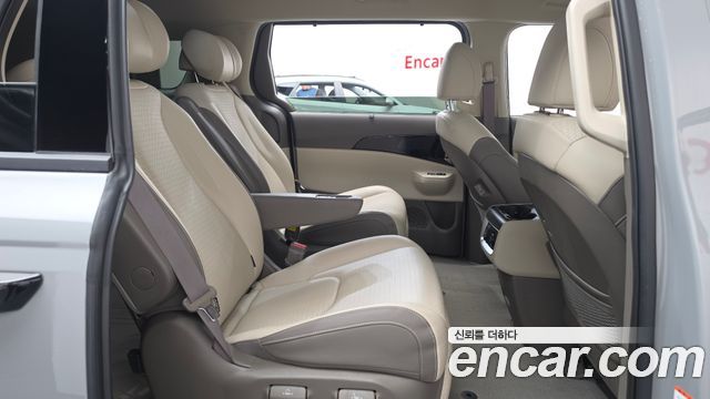 Kia Canival 2024 — photo 17