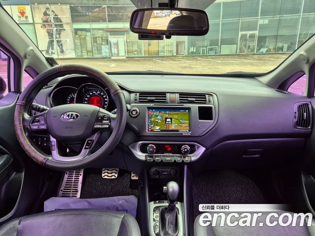 Kia pride 2014 — photo 9