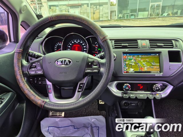 Kia pride 2014 — photo 10