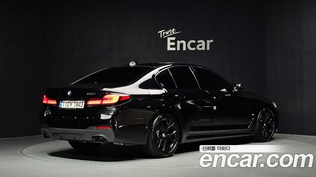 BMW 5-Series 2022 — photo 2